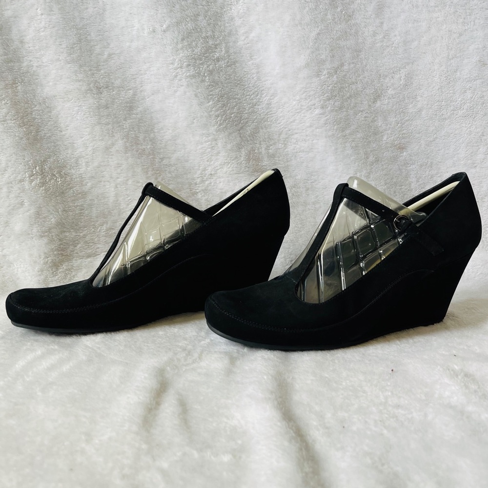 *NWOT* Aerosoles Suede Wedges